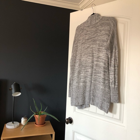 Aritzia Talula Cashmere and Angora Blend Cardigan, Size Medium - Picture 2 of 4